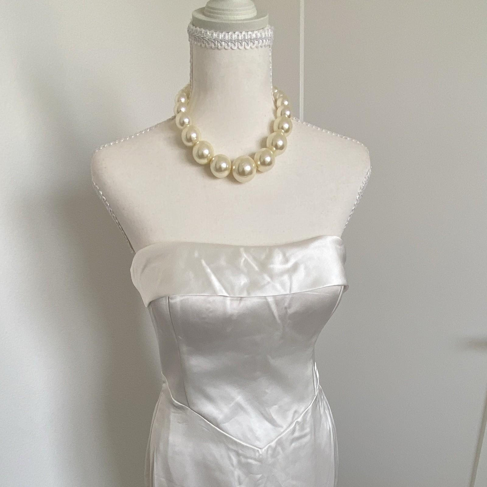 MESHKI White Strapless Satin Column/Sheath Full-Length Dress Size S