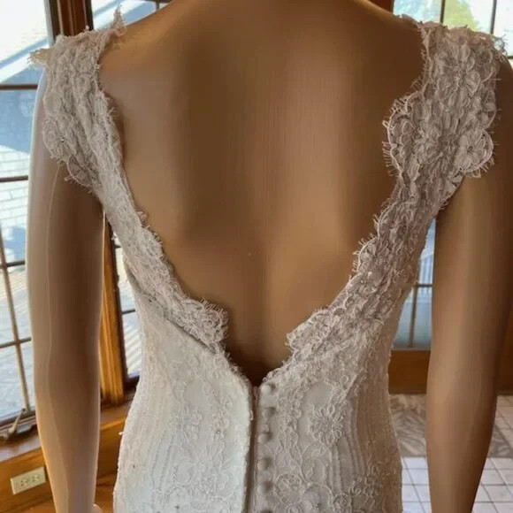 * Martina Liana Iv Lace Sleeveless Fit Flare Bridal Gown Wedding Dress Size 6 8