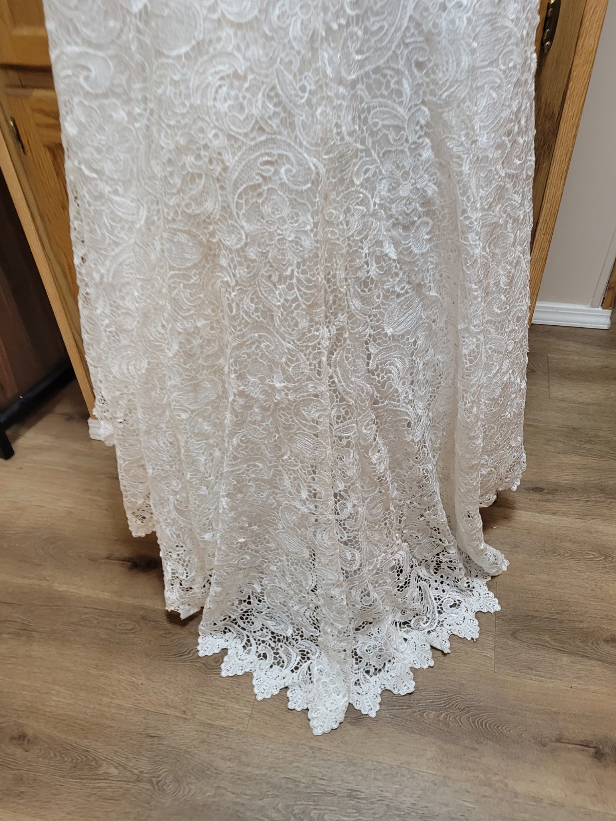 White Lace Overlay Wedding Dress, Fully Lined. Hi/Lo Style w/Sweetheart Neckline