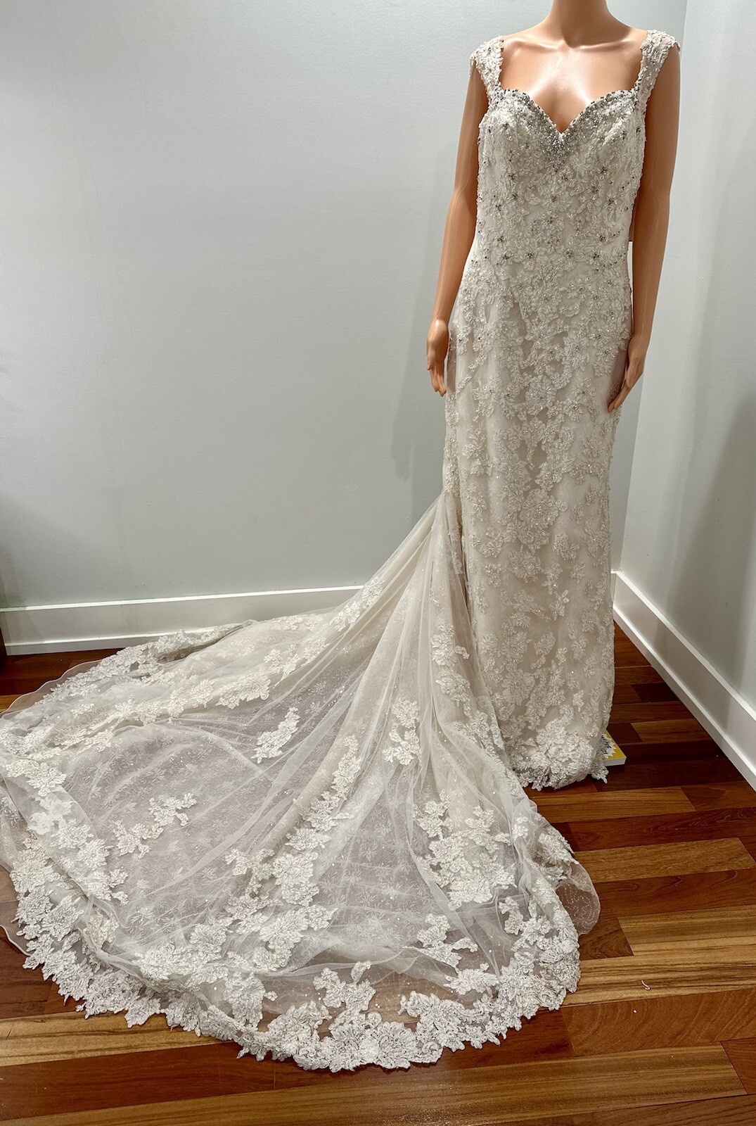 Sophia Tolli Wedding Dress Size 14 Embellished Sparkles Long Train Form Fitting