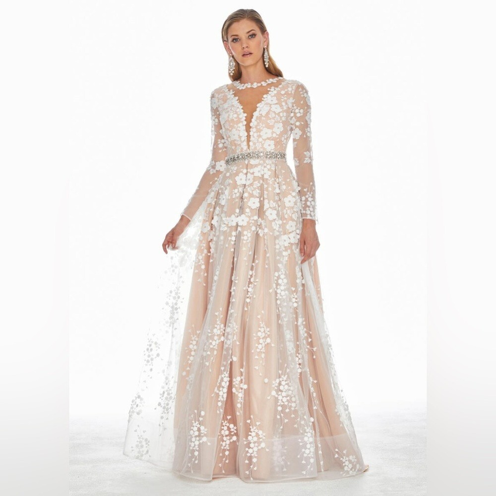 New NWT ASHLEY LAUREN COLLECTION 1396 white/nude bridal wedding DRESS size 4