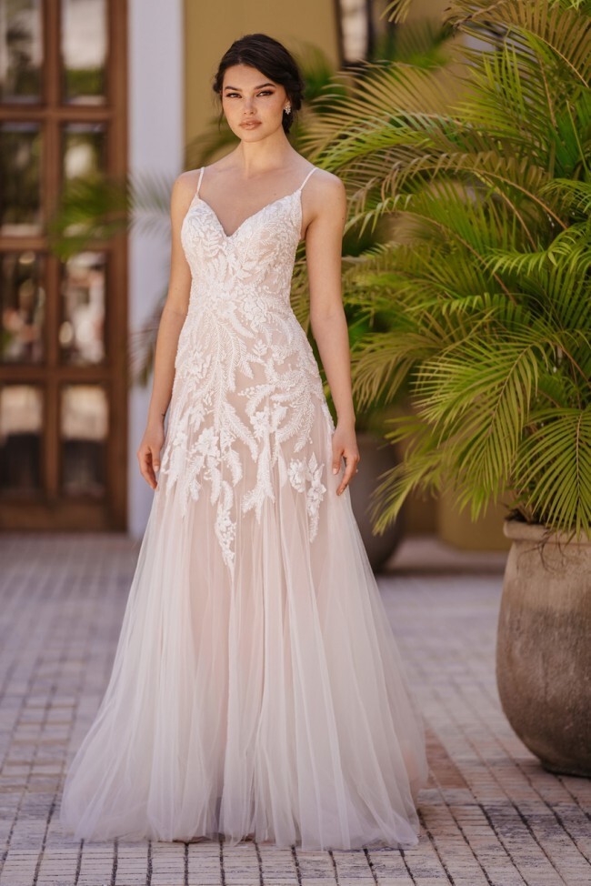 Sample Wedding Dress – Allure Bridal Style 9961 – Size 18 – Sand/Ivory Dress