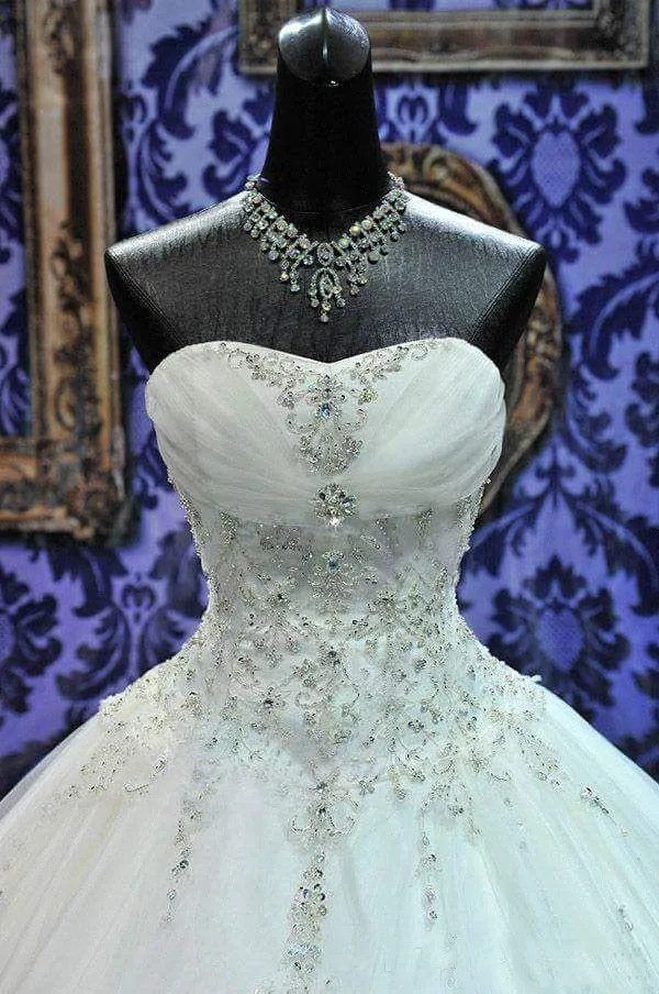 Luxury Princess Crystal Wedding Dresses Sweetheart Neck Lace-up Beaded Ball Gown
