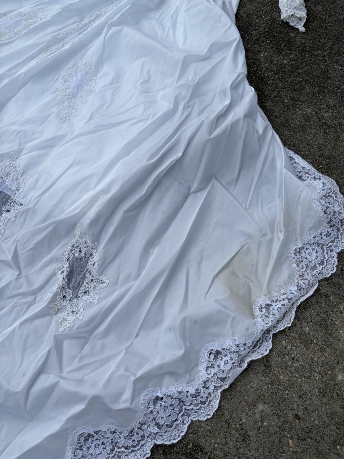 Unbranded VTG 70s Lace Princess Wedding Dress with 4ft Train and Veil. Size 12
