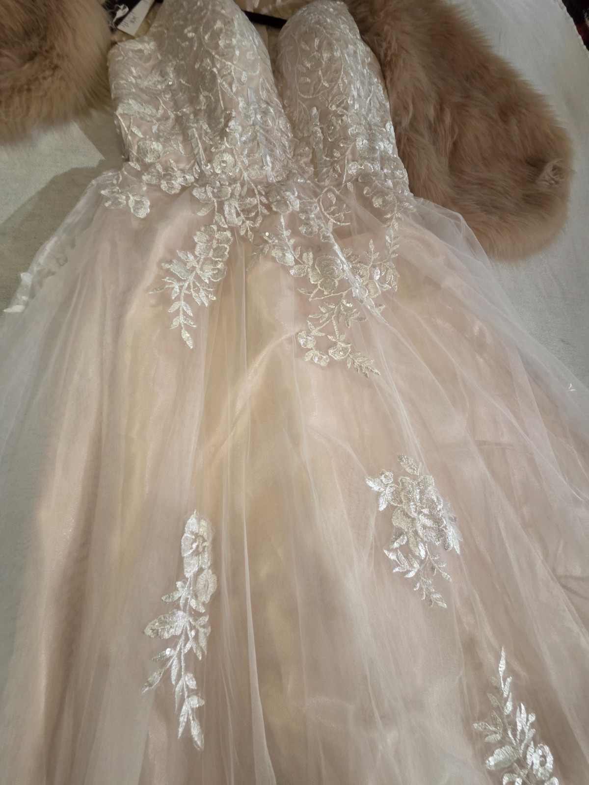 Wedding dress size 8 Unaltered NWT Faux Blush Shrug, Crystal Sash and Jelewery