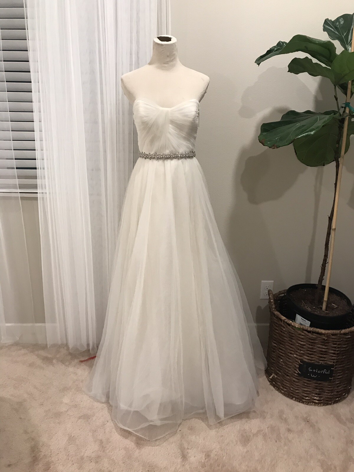 New Authentic Nouvelle Amsale tulle embellished wedding dress Size 8 $2850