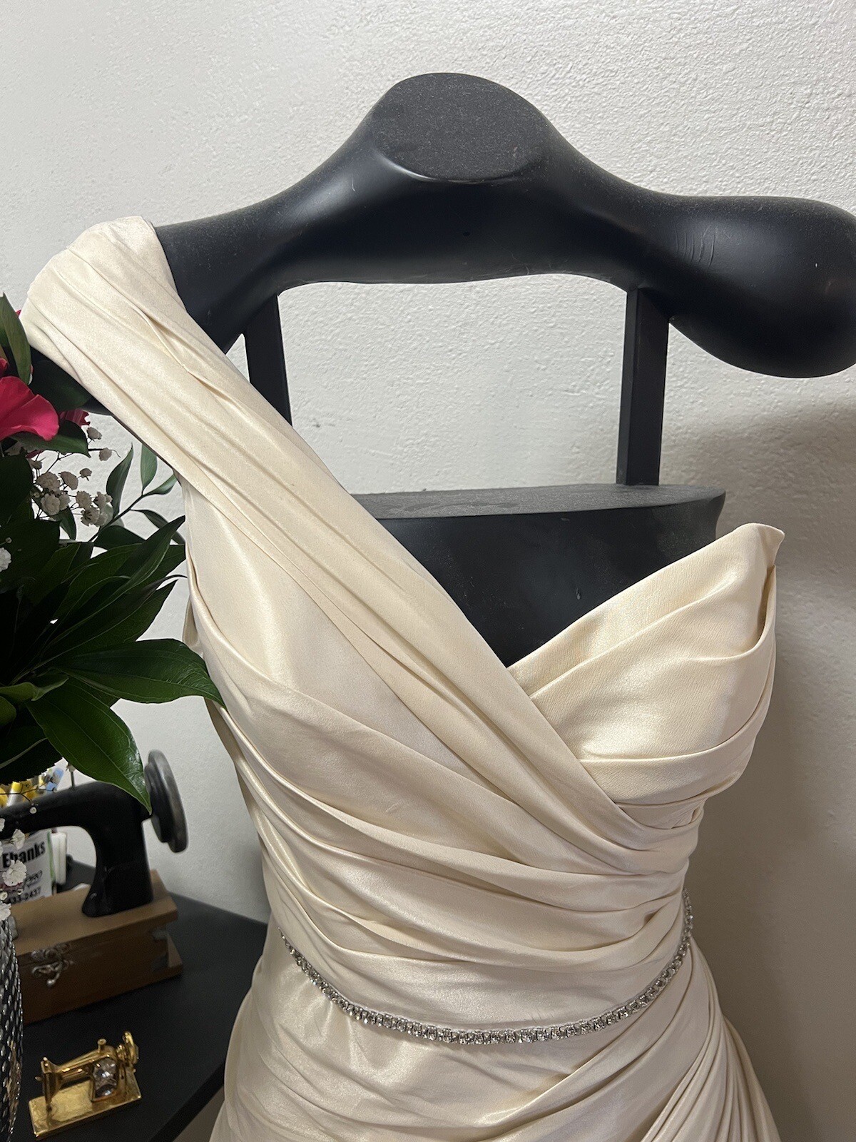 Wtoo Watters Wedding Dress Style Mermaid Long Formal Ivory Size 6 Off Shoulder