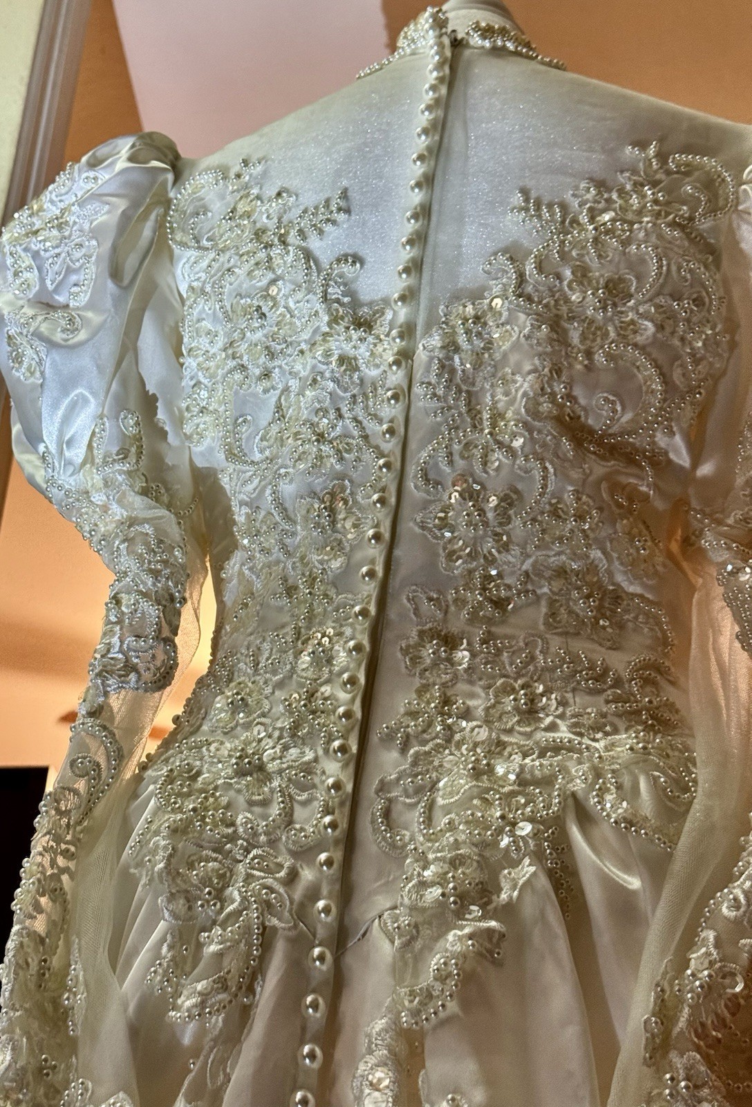 Beautiful Venus Wedding Gown. Size 10W. ‘90’s Vintage Inspired.
