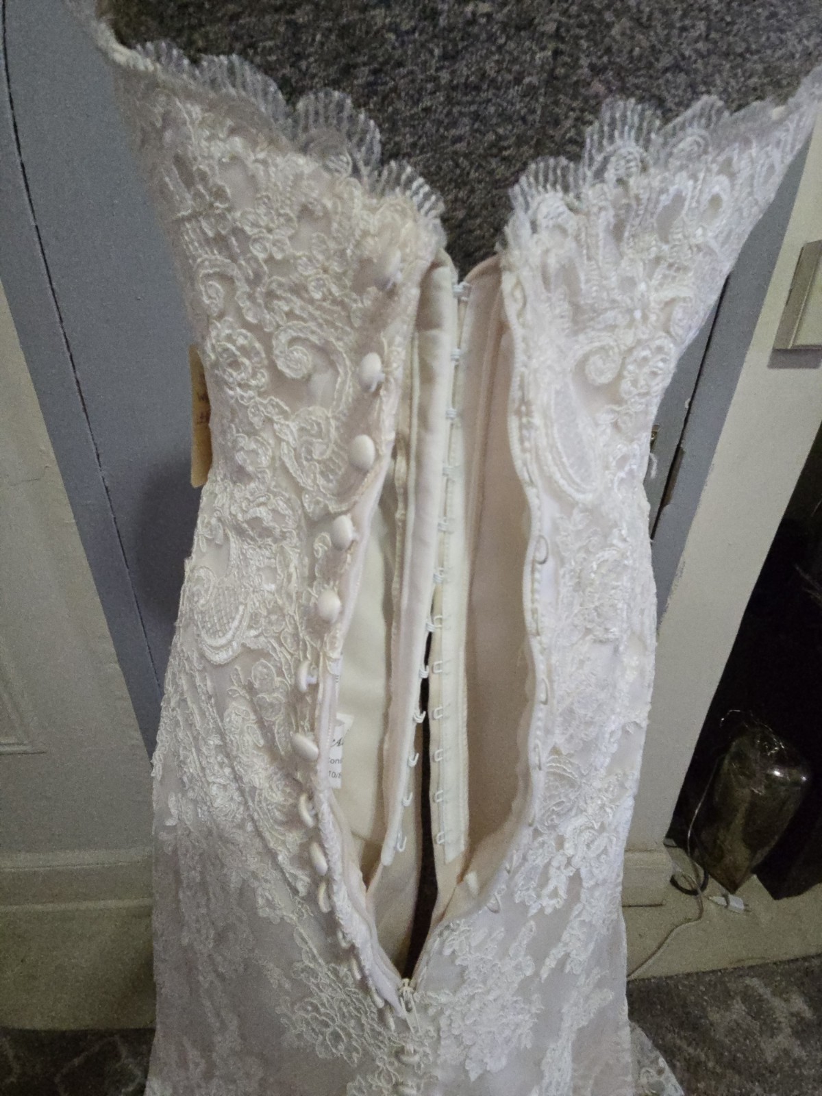 Allure Bridals 9409 Ivory Lace Sweetheart Neckline A-Line Wedding Dress Size 12