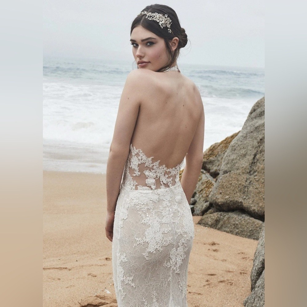 L’AMOUR Calle Blanch Halter Neck Lace Sequin Wedding Dress Style 9252 Size 10