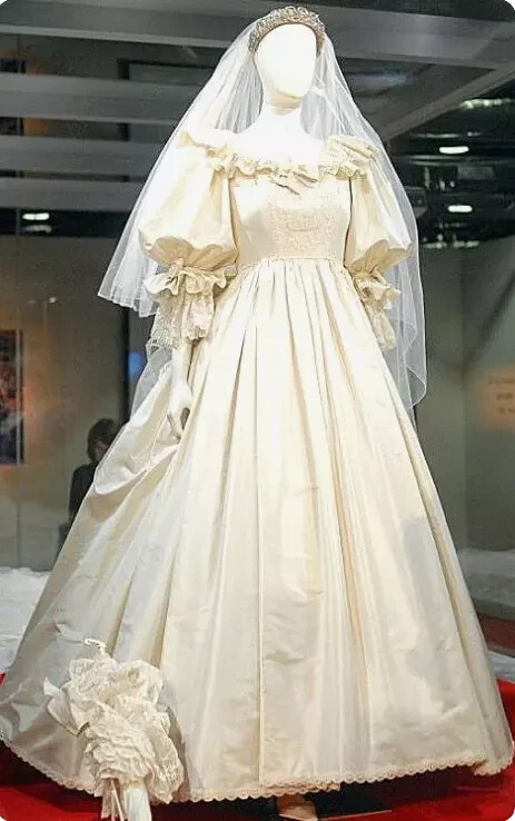 Vintage Light Champagne Satin Wedding Dresses Lace Mid Century Bridal Gowns