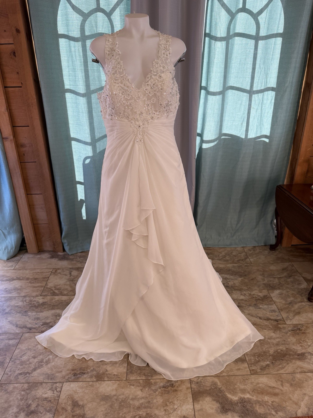 Mary’s White V-Neck Sleeveless Embroidered Beaded Chiffon Dress Size 16 Lot#1