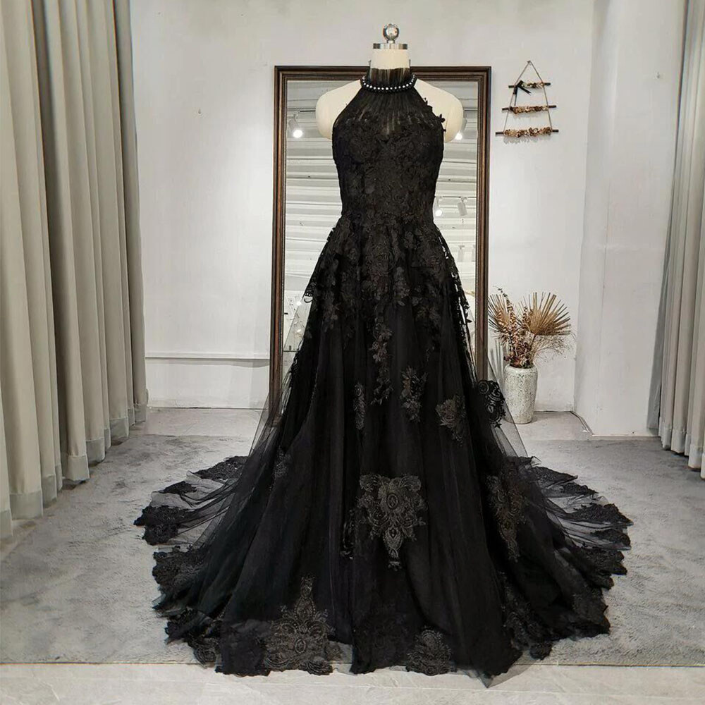Lace Black Gothic Wedding Dresses Halter Neck Backless Sweep Train Bridal Gowns