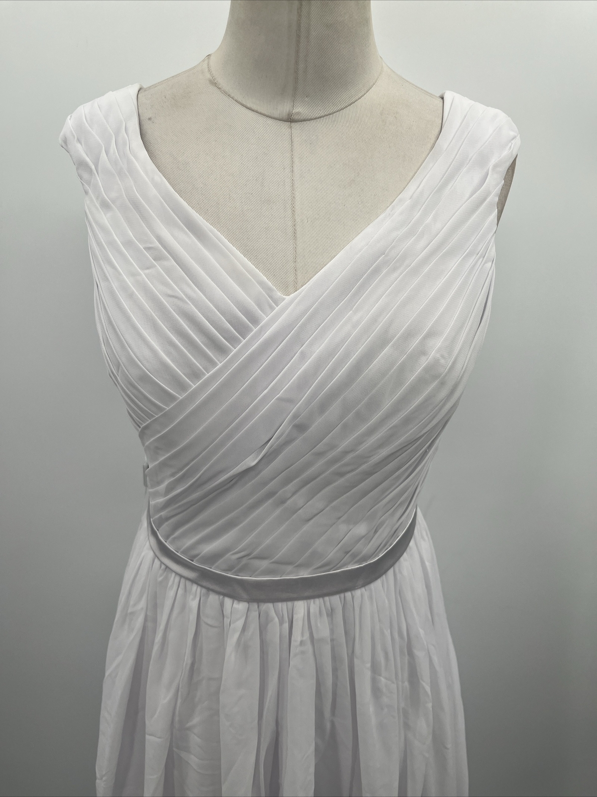 JJ’s House Women Back Zip V Neck Sleeveless V-Back White Wedding Dress Custom Sz