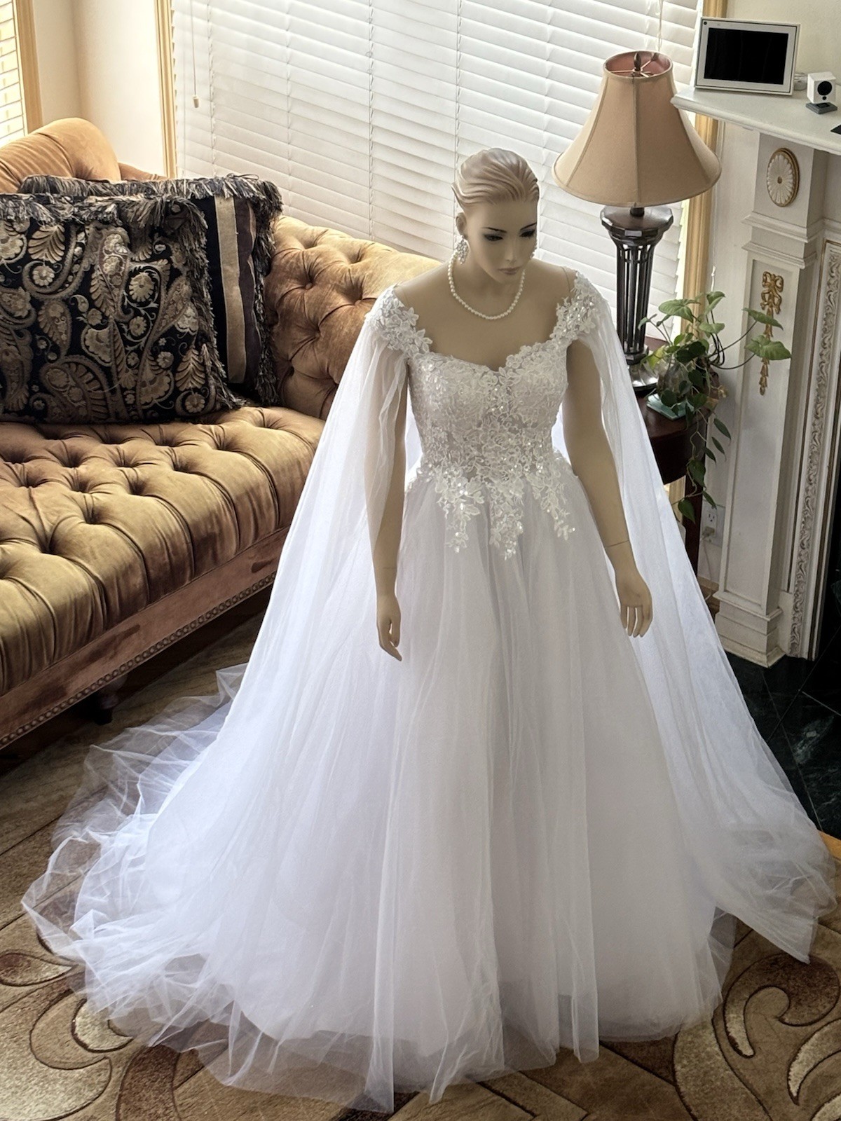 Unbranded Wedding Gown Size 12-16 White Wedding Gown With Cape Sleeves.
