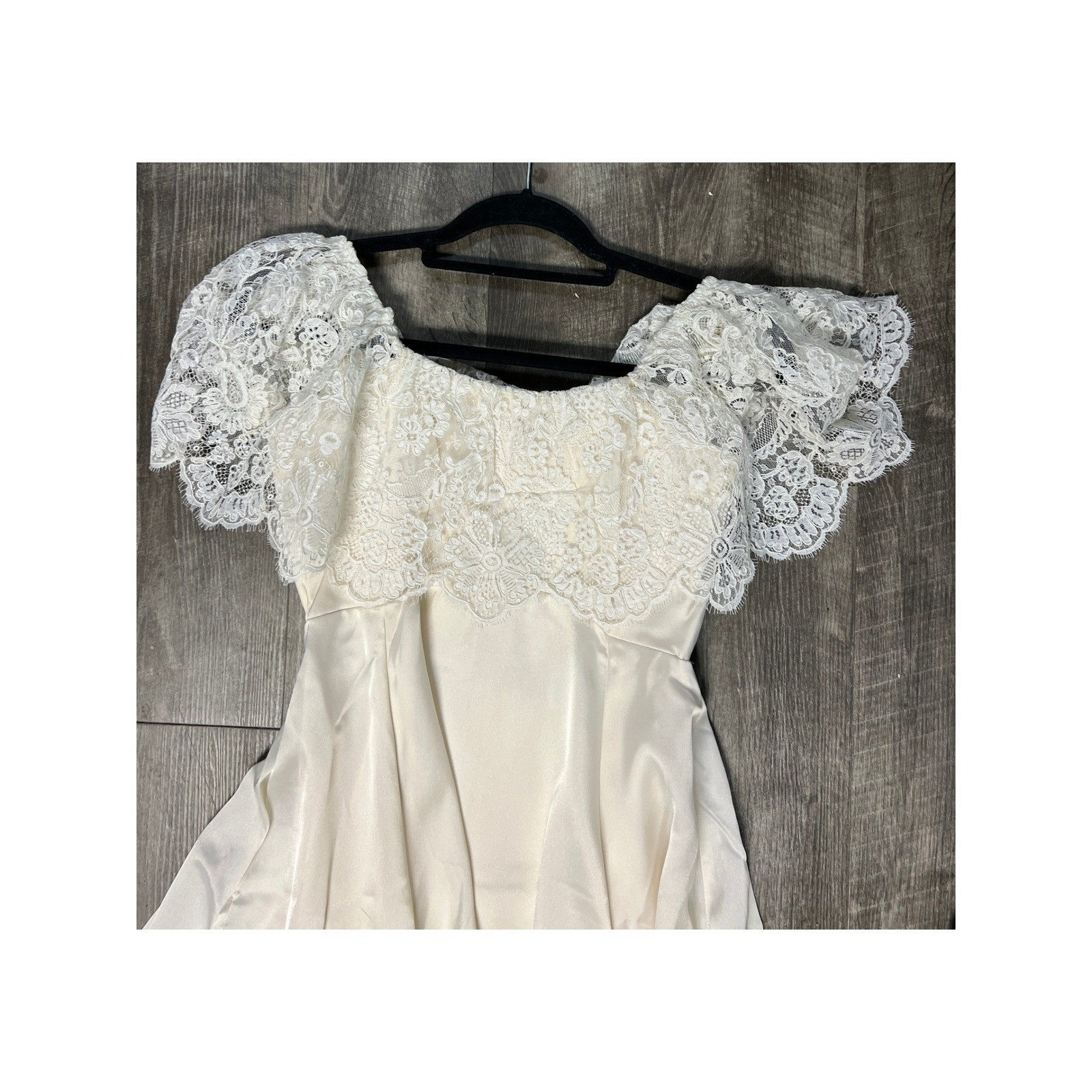 VTG House of Bianchi Dress Cream Satin Lace Off Shoulder Wedding Bridal Chiffon
