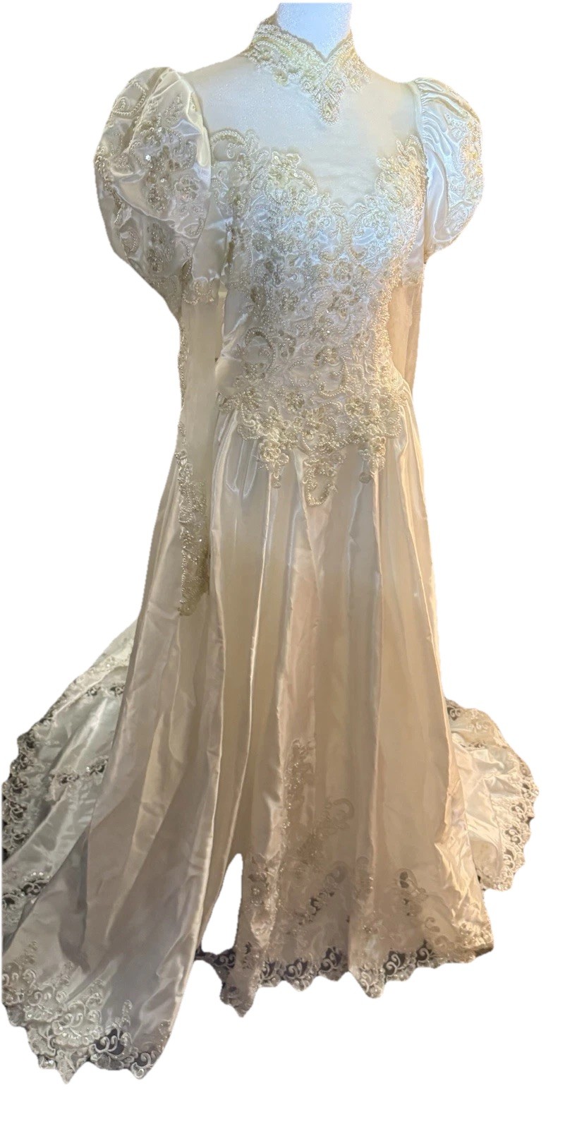Beautiful Venus Wedding Gown. Size 10W. ‘90’s Vintage Inspired.