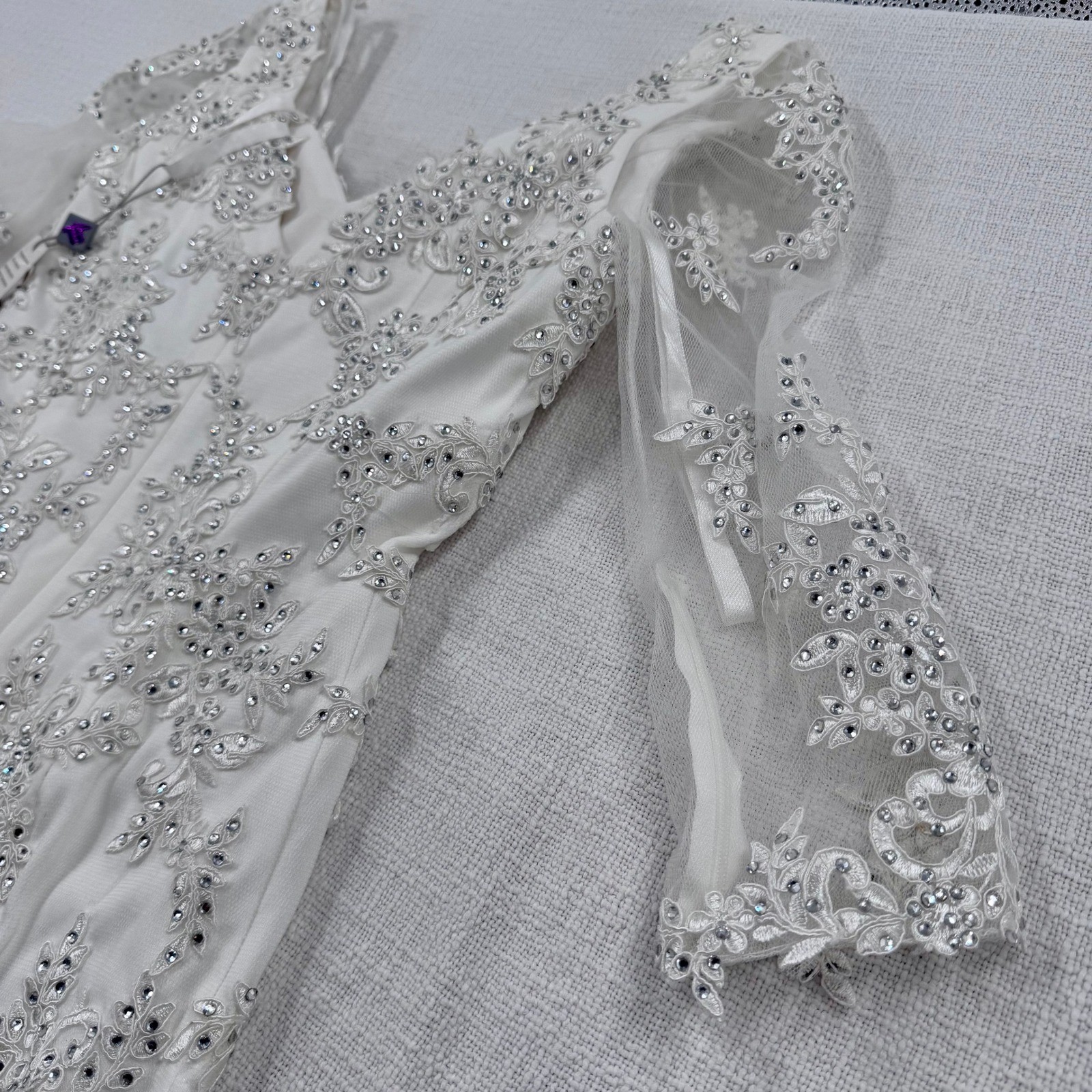 Glow Women Size 0 Rhinestone Embellished Mermaid Wedding Gown Long Sleeve V-Neck