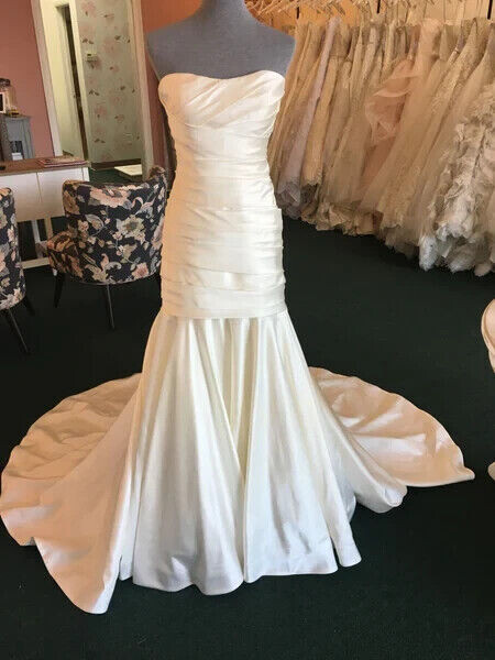 Allure Romance Wedding Dress 10 Ivory Fitted Ruching Satin Buttons Stye 2752