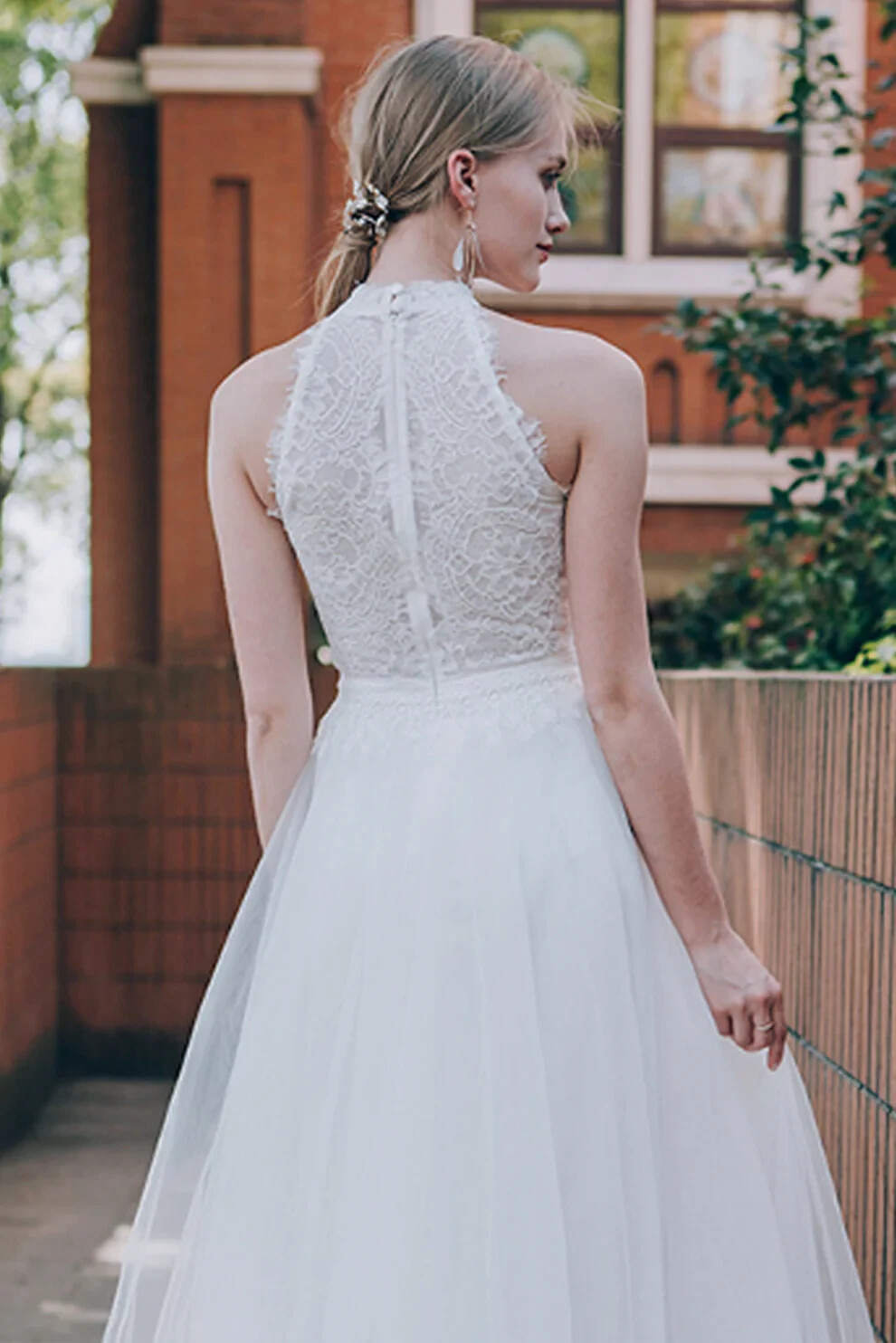 Cocomelody Size 16 Wedding Dress A-Line Halter Neck
