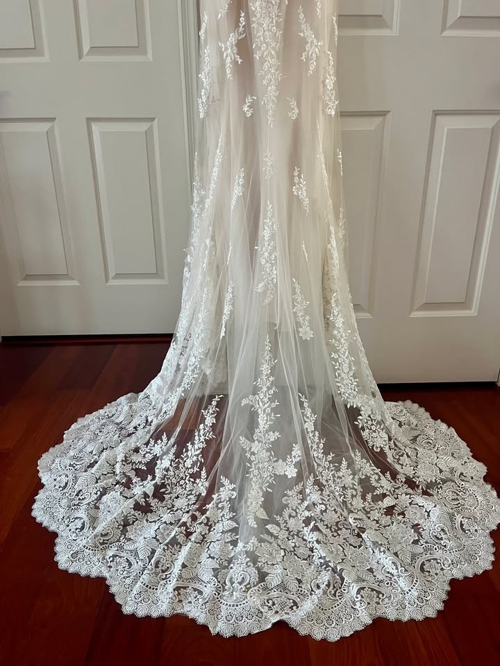 NEW Maggie Sottero Nola Wedding Dress w/ Tags – Size 6 – Ivory Champagne