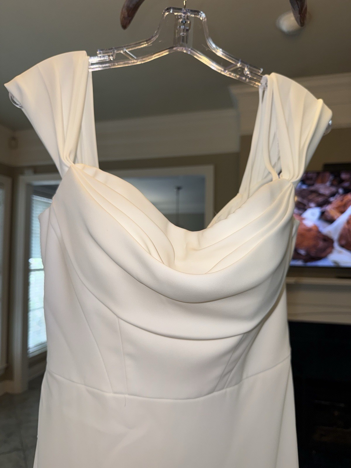 wedding dress, Unaltered Size 10 (street Size 6) NWT martina liana – Style 1566