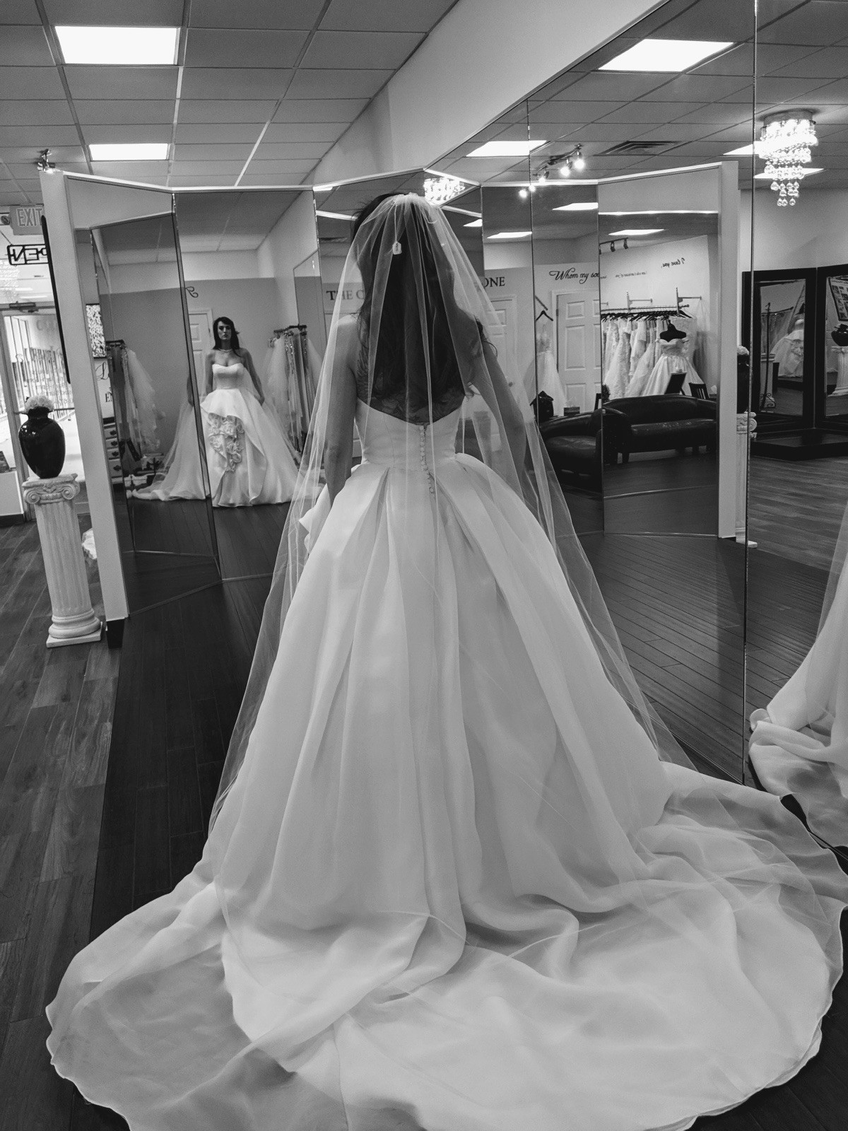 NEVER BEEN WORN!! WEDDING BALL GOWN BARELY BLUSH COLOR
