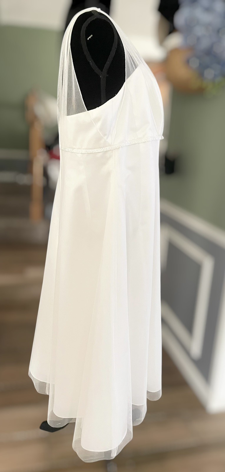 David’s Bridal Tulle Tea-Length Ivory Wedding dress gown plus women’s 18W midi