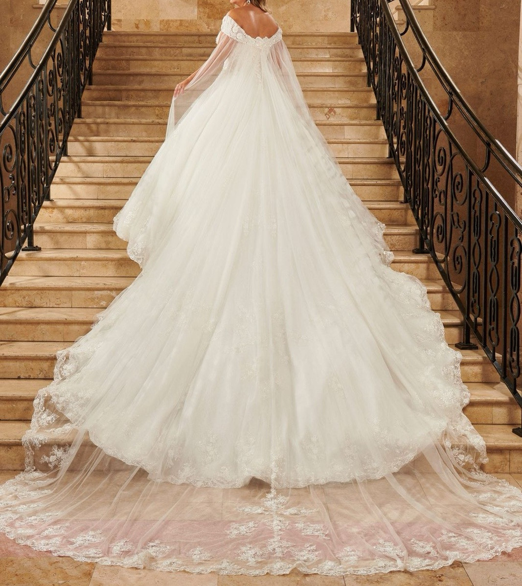 Bridal Dress Petite Small Figure Very Long Veil And Dress Used For Rehearsal