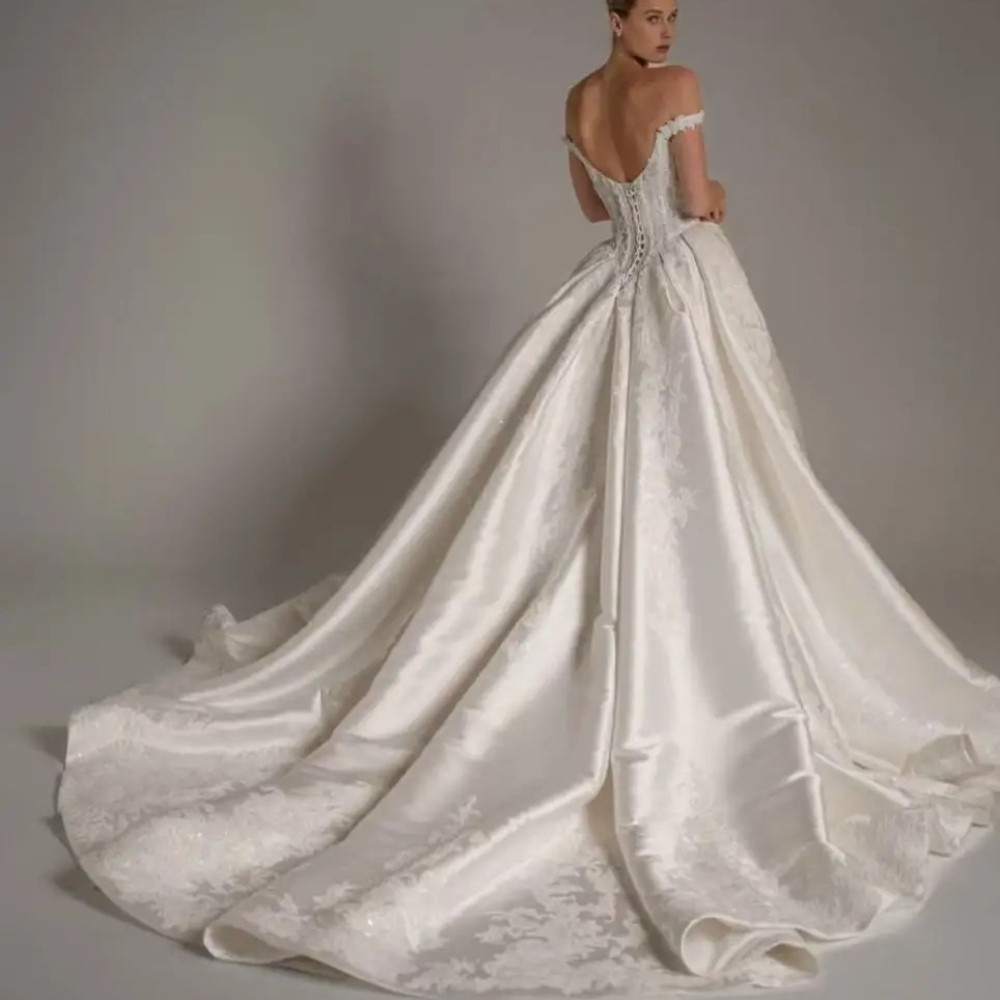 Luxury Princess Off Shoulder Wedding Dresses Lace Beaded Custom Made Bridal Gown