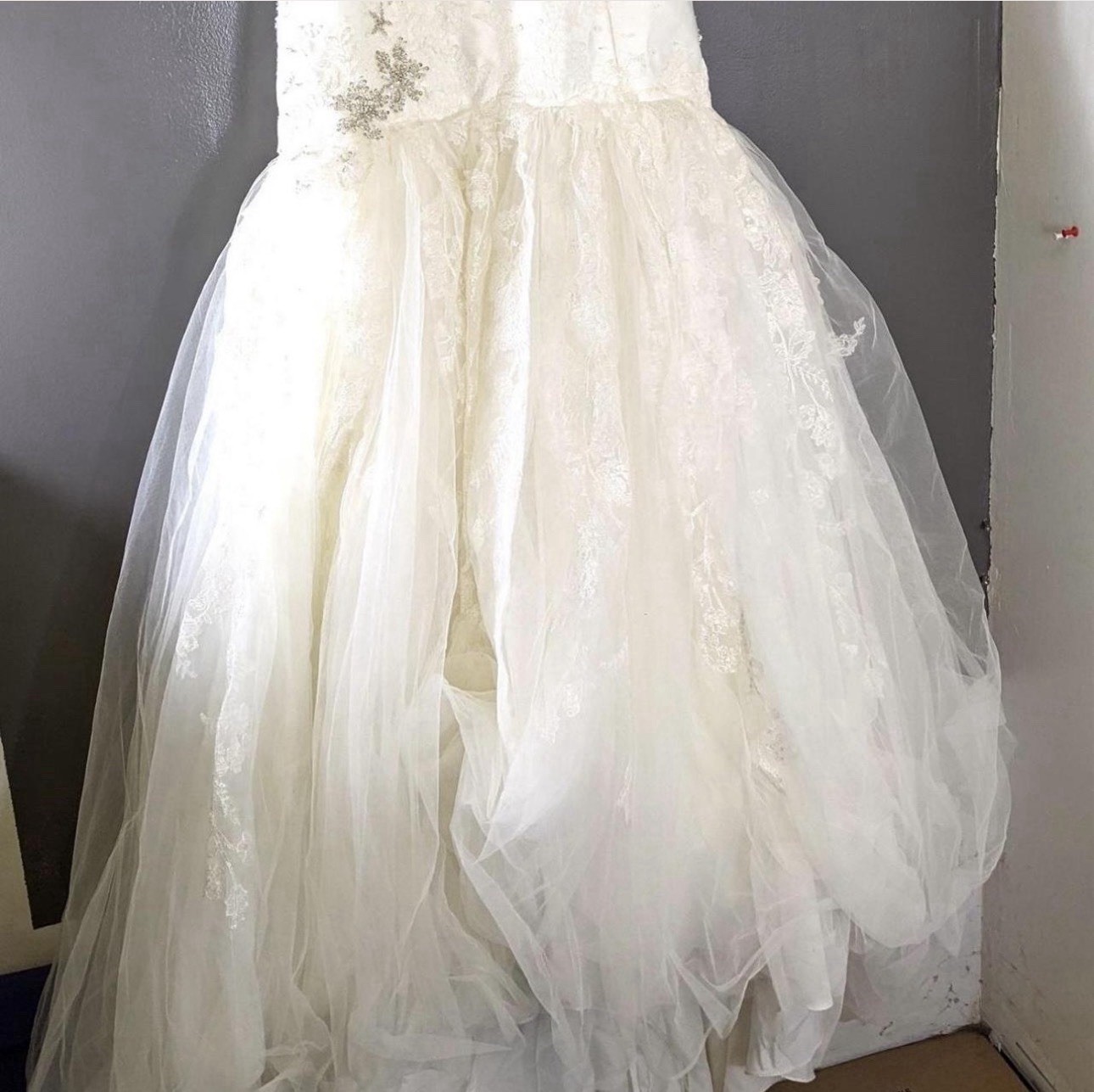 Oleg Cassini White Strapless Mermaid Corset Beaded Embroidered Gown 6 CWG482
