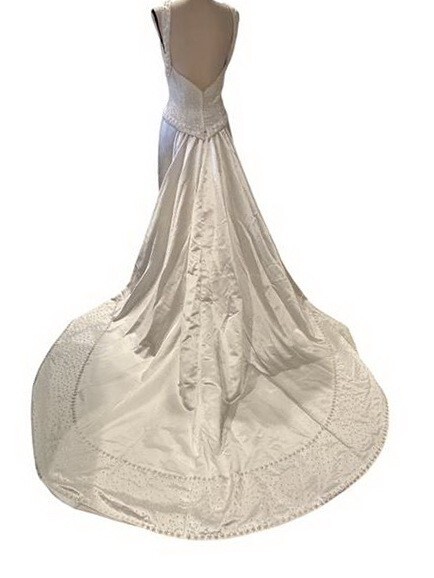 Demetrios Ivory Pearl Embellished Detachable Train Wedding Gown Size 10 $979