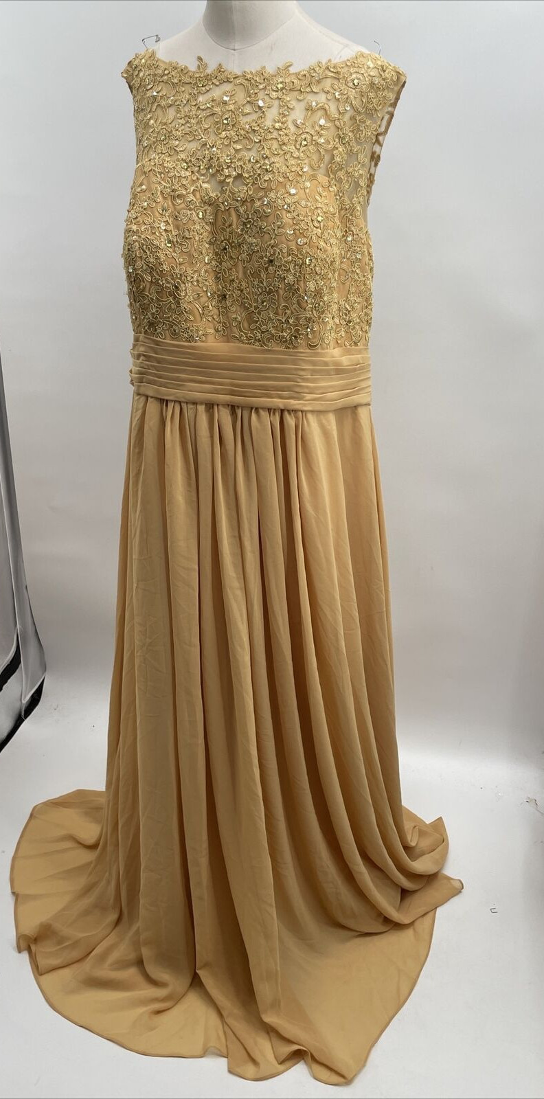 Women’s Wedding Embroidery Mustard Scoop Neck Sleeveless Satin Lace Gown Size 12