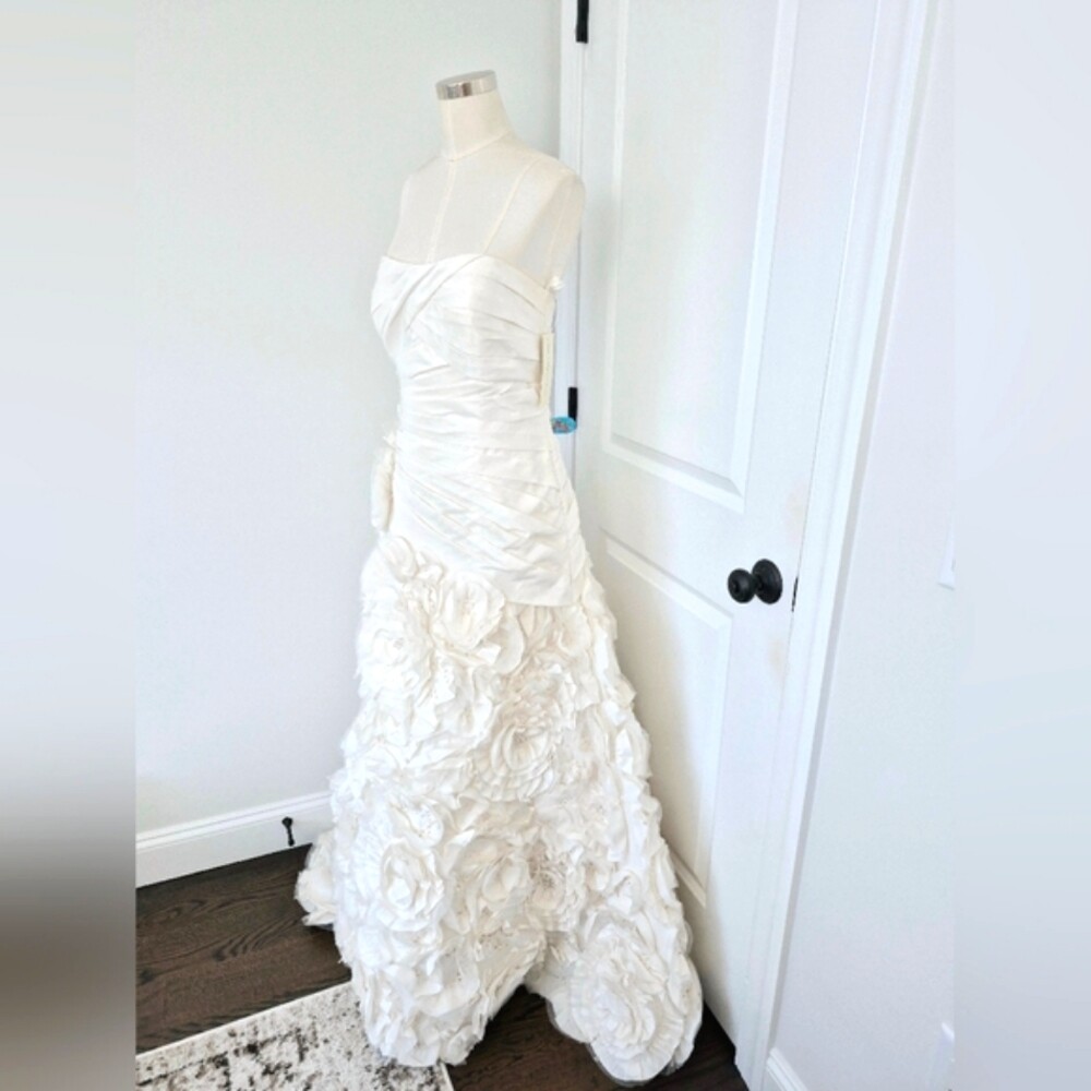 Galina Signature Ivory Strapless Embellished Floral Applique Bridal Gown Sz 16
