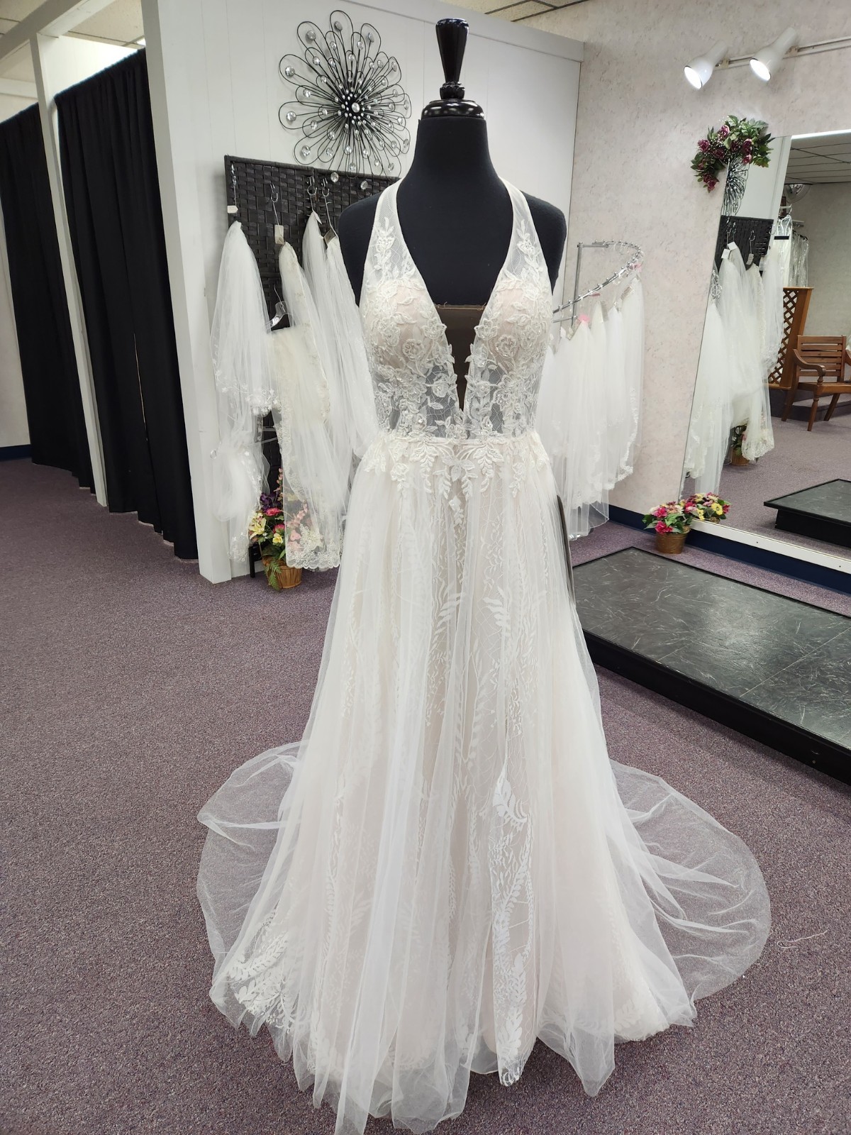 Private Label Shivani Size 8 Ivory/Stone Halter Neck Bridal Gown/Wedding Dress