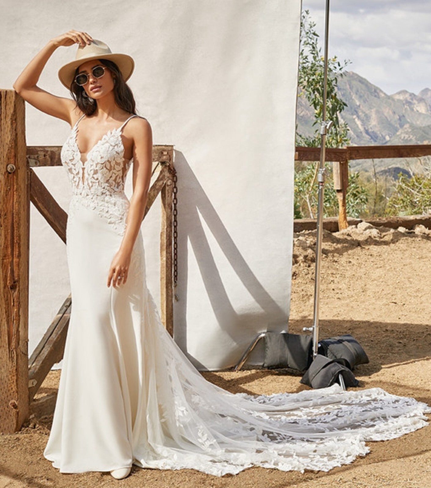 New Crepe lace Bridal Dress buttons Ivory Skin Straps Custom made w.Train