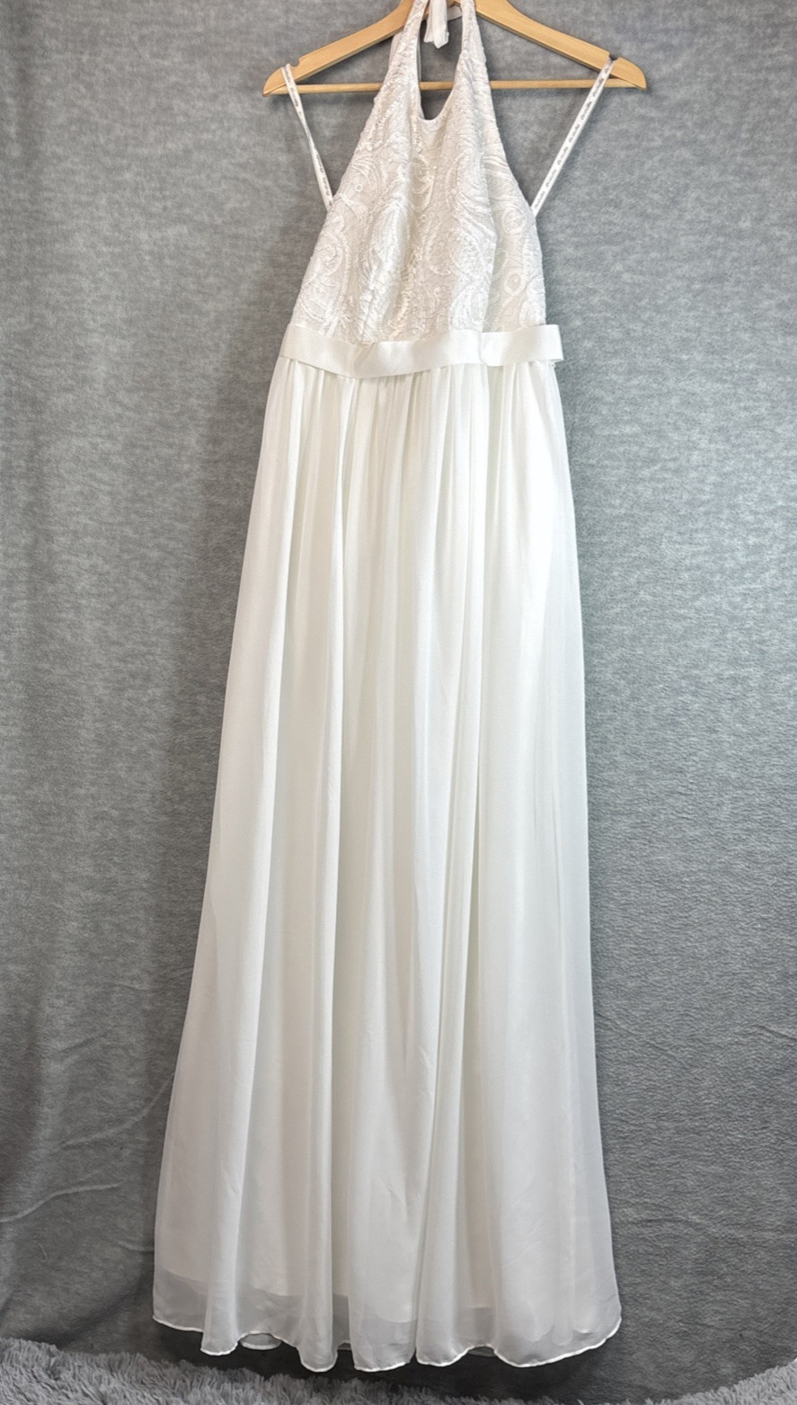 Davids Bridal Wedding Dress Size 10 Halter Embroidered Beach Minimalist sdwg0140