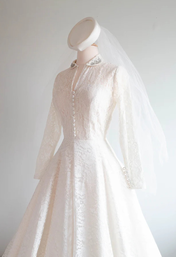 Vintage Elegant Wedding Dresses 1950s Couture Lace Tea Length Retro Bridal Gowns