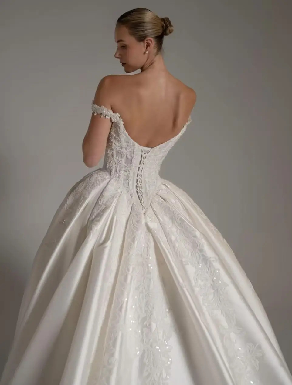 Luxury Princess Off Shoulder Wedding Dresses Lace Beaded Custom Made Bridal Gown