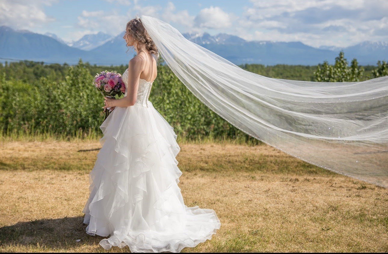 Lace & Organza Petite Wedding Dress Size S/2 White