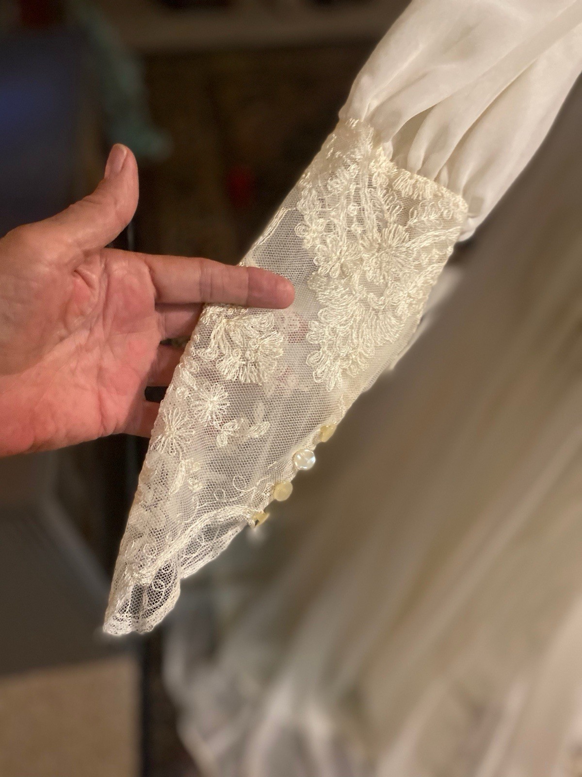 Beautiful 1970s Cream Colored Wedding Dress. Unbranded. (Hem Has Few Spots-Pics)