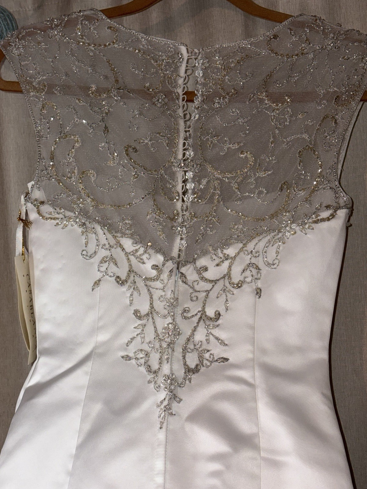 Casablanca Bridal 1901 Mermaid Satin Wedding Dress Size 4 NWT Beaded Train
