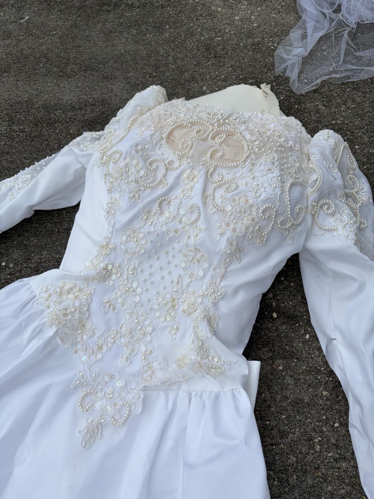 Unbranded VTG 70s Lace Princess Wedding Dress with 4ft Train and Veil. Size 12