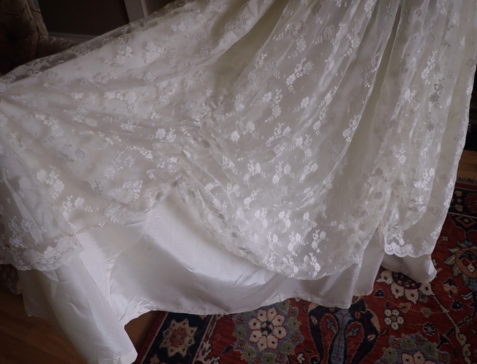 70s VTG Ivory Victorian Wedding Dress Lace & Taffeta Shawl Collar Tie Waist XS