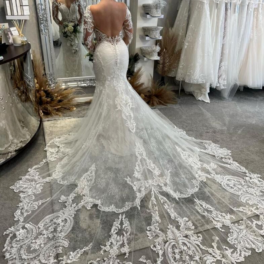 Modern Mermaid Wedding Dresses Lace Applique Backless Long Sleeves Bridal Gowns