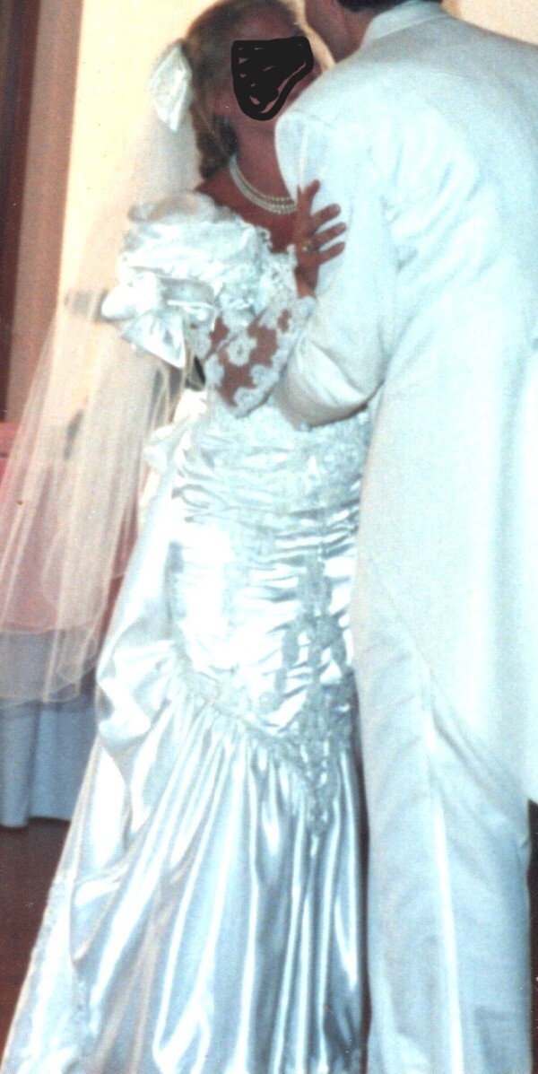 Venus Wedding Gown w/Veil Vintage 90’s Lace/Beaded/Pearled/Mermaid /ProPreserved