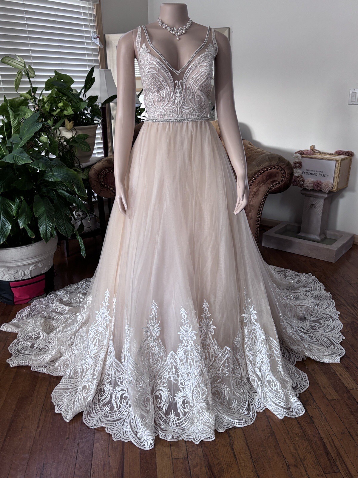 New ASHLEY &JUSTIN Bridal Gown Wedding Dress Size 8 Iv Nude 4702125