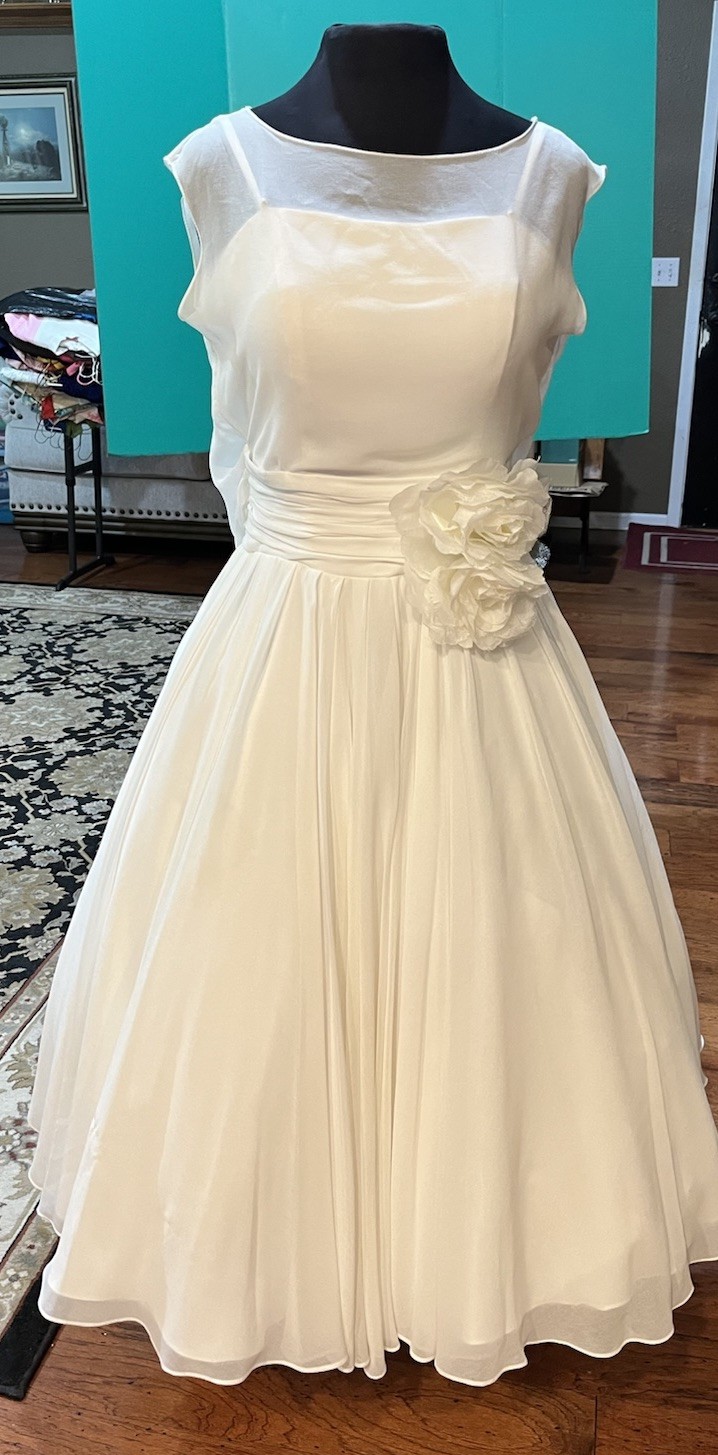 Vintage Ivory Tea Length Wedding Dress 5 Layers Tulle And Satin Long Sash WOW
