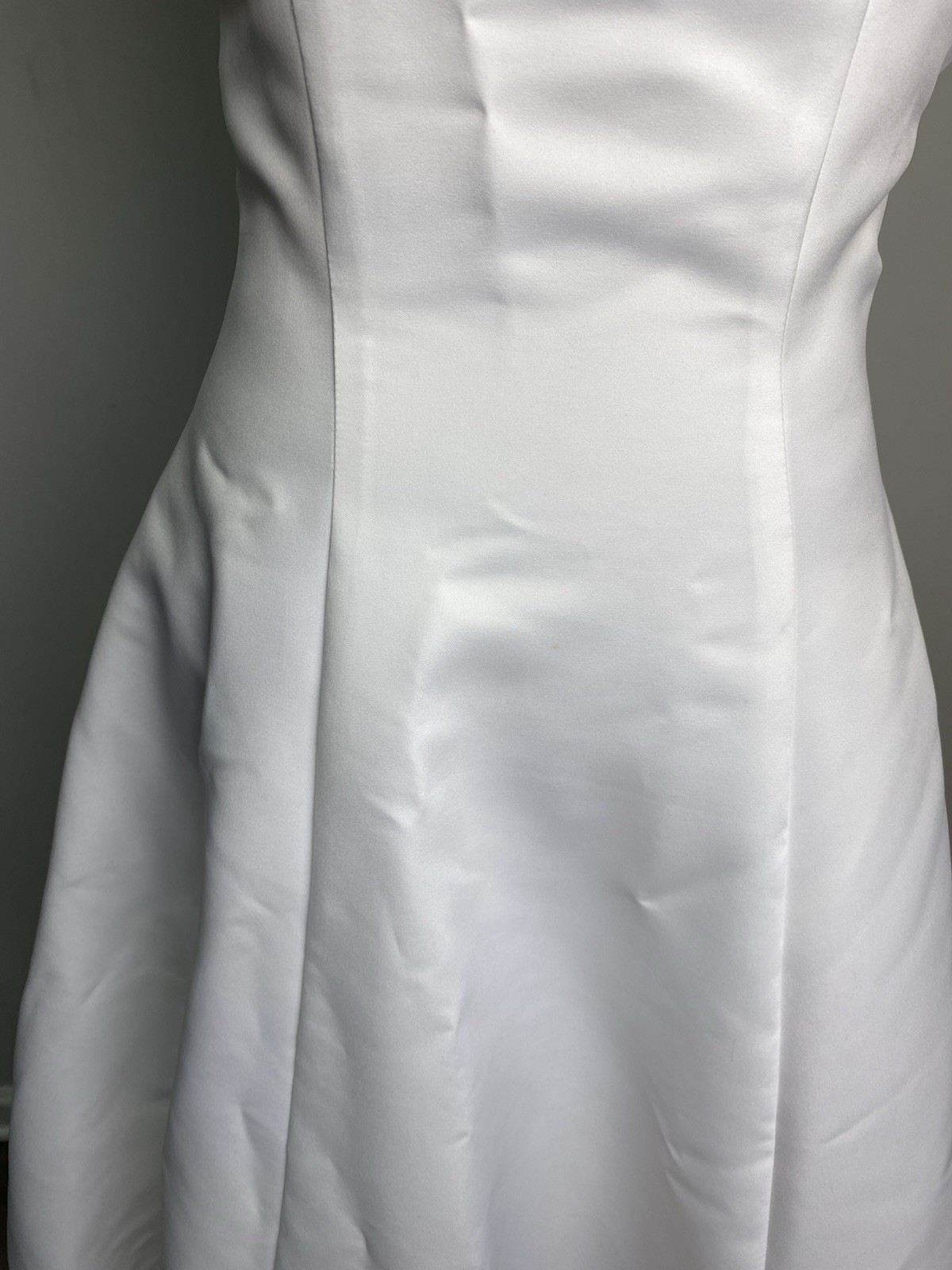 Oleg Cassini Wedding Dress Size 2 Womans White Beaded Sleeveless Ballgown Tulle