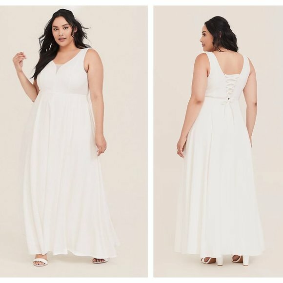Torrid Special Occasion Ivory Jacquard Sweetheart Gown Size 18 NWT $199